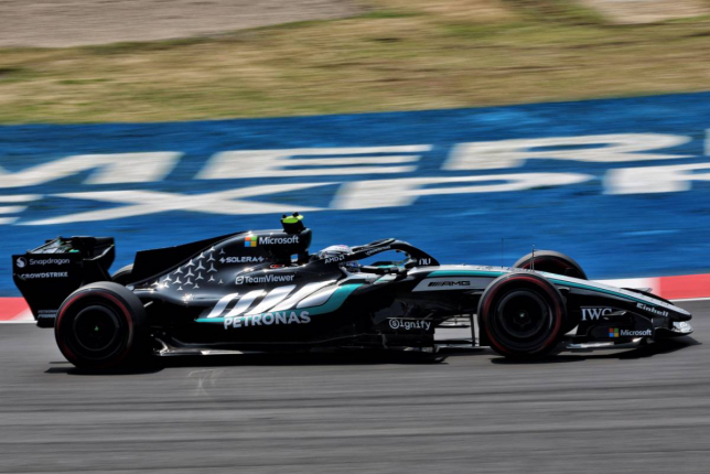 Кими Антонелли за рулём Mercedes W17 на трассе в Сузуке, фото XPB