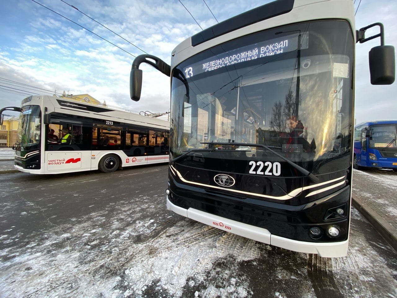 7э курск электробус. Троллейбус Адмирал Красноярск. Адмирал низкопольный троллейбус 6281. «Адмирал» низкопольный троллейбус 6281с увеличенным автономным ходом. Новый троллейбус Адмирал Красноярск.