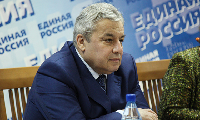 Василий Кичеджи с переменным успехом работал и в бизнесе, и на госслужбе, и даже по партийной линии