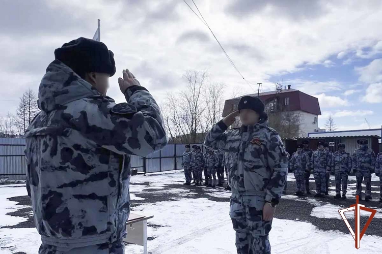 Новобранцы ОМОН «Север» на Ямале присягнули на верность Отечеству в преддверии Дня Победы
