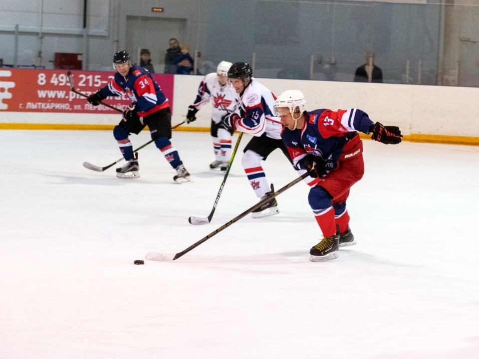 Лед горит: лыткаринцев пригласили на Новогодний кубок по хоккею