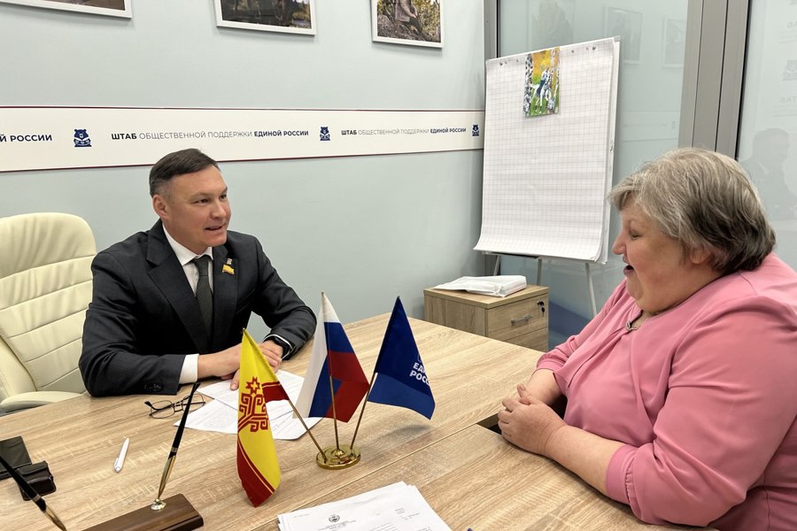 Депутат Николай Николаев провел прием граждан по личным вопросам