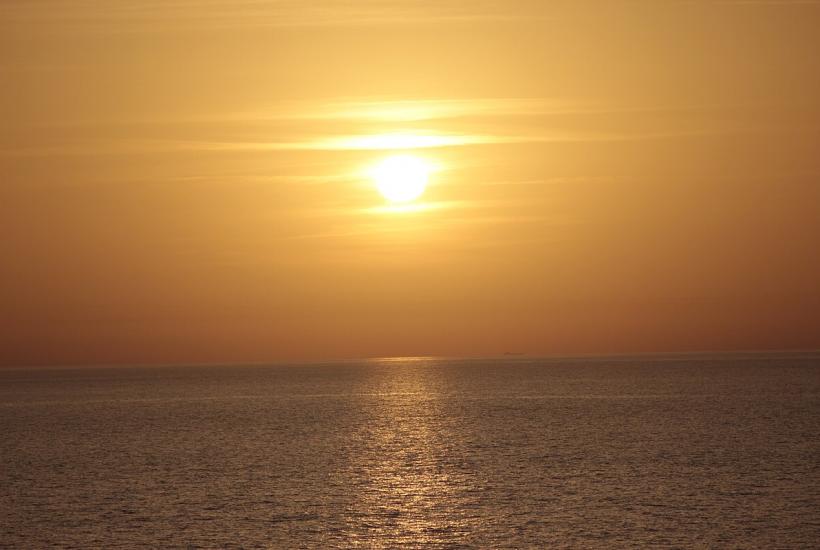 Море