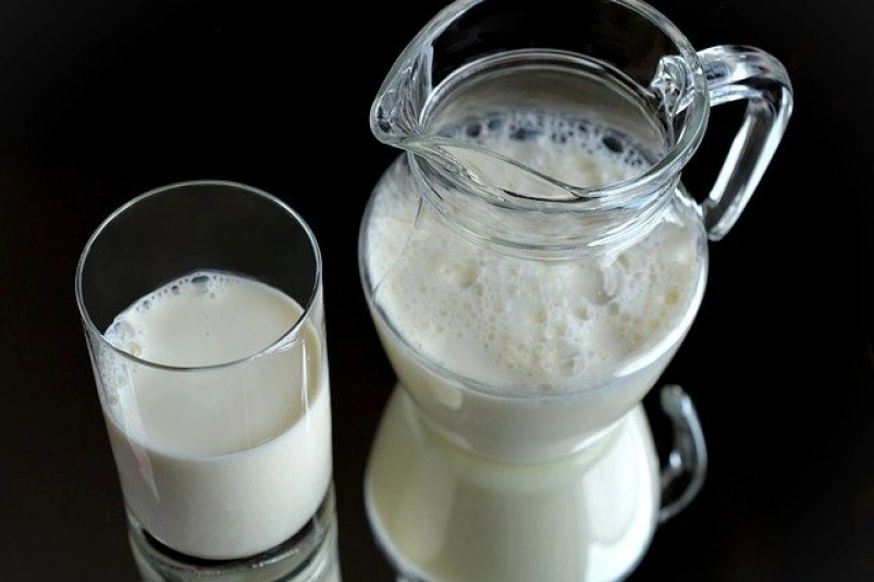 Магазины не смогут продавать просроченные молочные продукты Фотосток