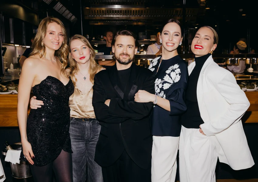 Елена Байбакова, Юлия Пош, Борис и Ирина Зарьковы и Марика Кравцова 