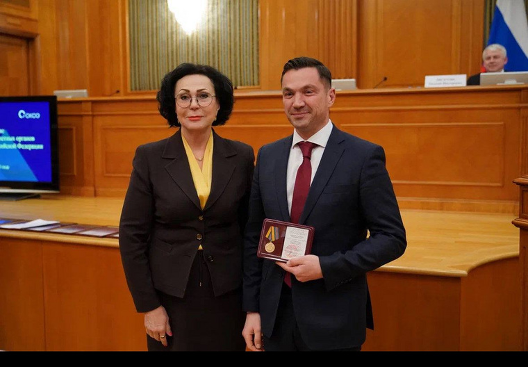 Алексей Лошкин получил медаль «За укрепление боевого содружества»