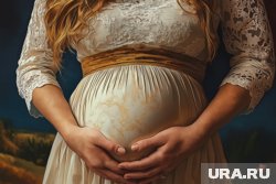 Помощь беременным школьнцам должна включать не только деньги, считает Овчарова
