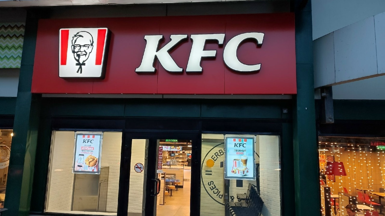 Российская сеть Rostic’s полностью заменила KFC...