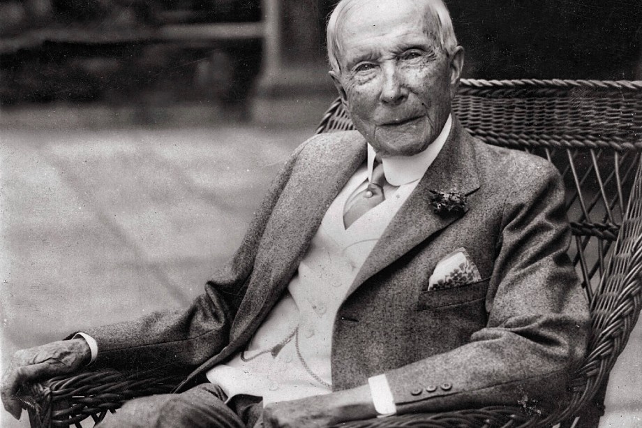 Джон Рокфеллер основал Standard Oil в 1870 году.