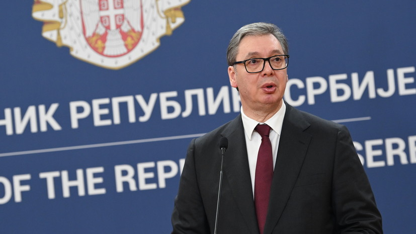 Вучич передал российскому послу письмо с поздравлениями Путину с Днём Победы