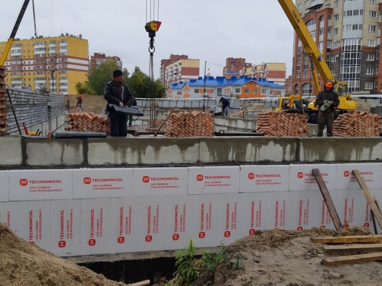 новая школа в омске. фасад школы. новая школа на космическом проспекте. план школы на космическом проспекте. стройка школы космический проспект.