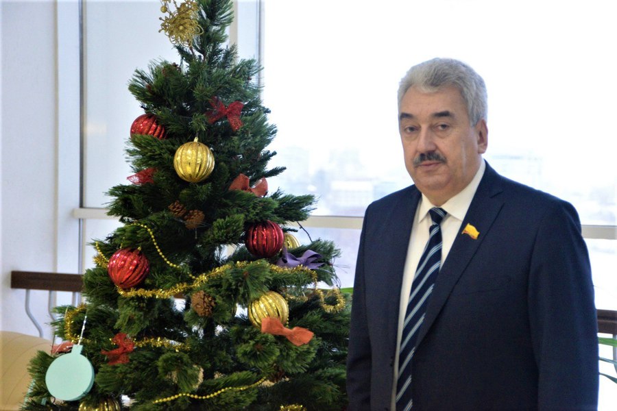Поздравление Председателя Госсовета Чувашии Леонида Черкесова с Новым годом
