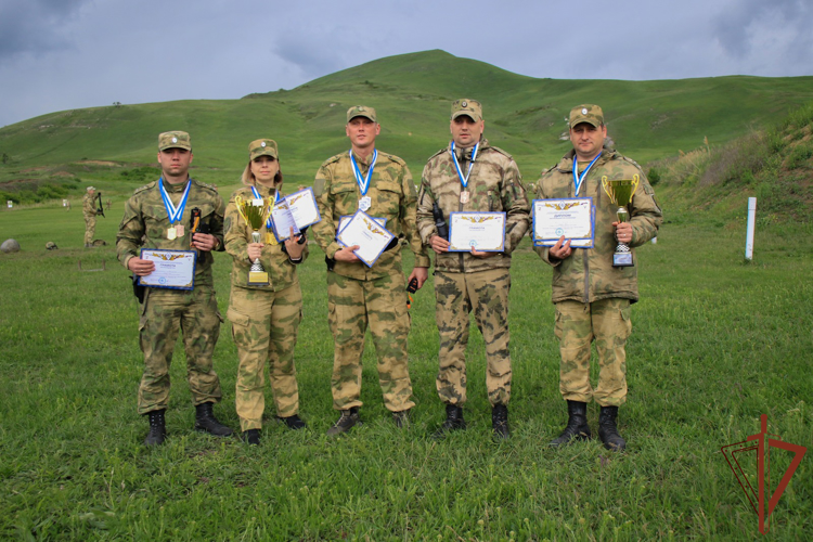 Военнослужащие Росгвардии стали победителями и призерами межведомственных соревнований по стрельбе на Ставрополье