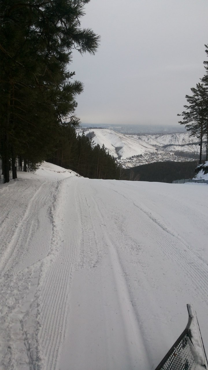 Красноярск трасса горнолыжная трасса. Гора каштак красноярск. Гора каштак красноярск. Каштак красноярск горки. Каштак красноярск.