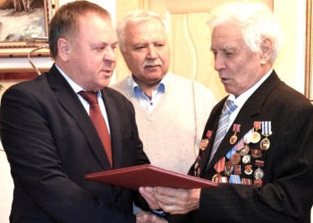 Прославленный российский строитель Лев Васильев отметил свой 90-летний юбилей, ветерана тепло поздравляли коллеги и представители СРО 