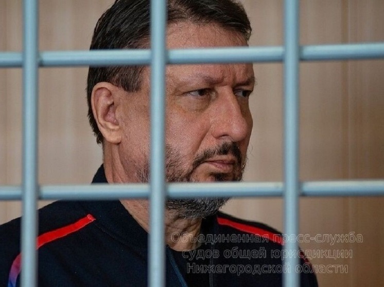 Экс-глава гордумы Нижнего Олег Лавричев дал показания в суде