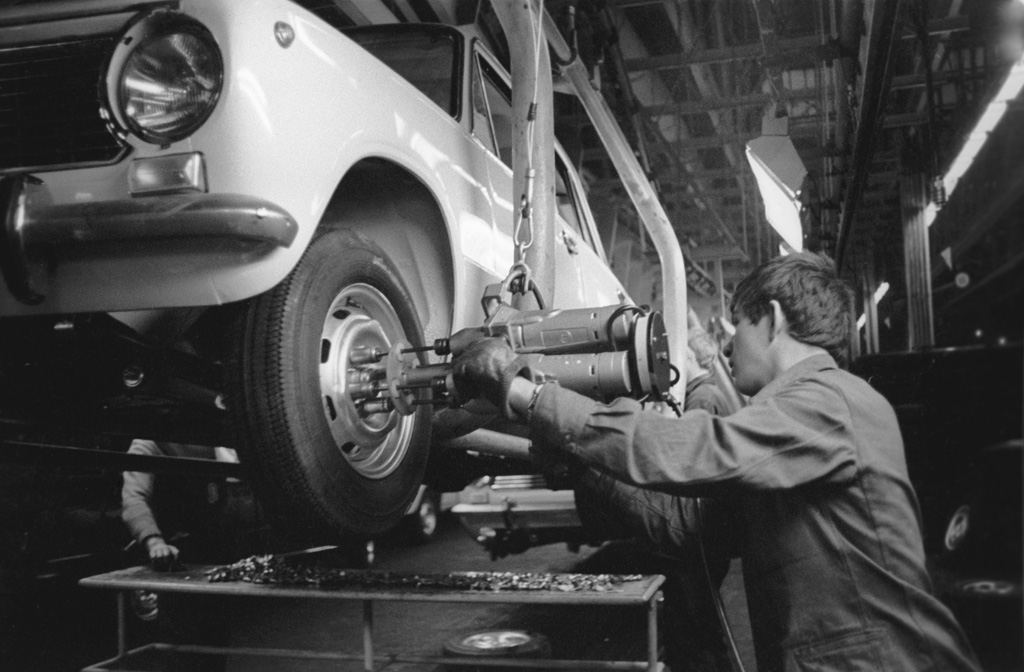 RIAN_archive_878967_AvtoVAZ-_Volga_automaking_plant_in_Togliatti,_the_Samara_Region.jpg RIAN_archive_878967_AvtoVAZ-_Volga_automaking_plant_in_Togliatti,_the_Samara_Region.jpg