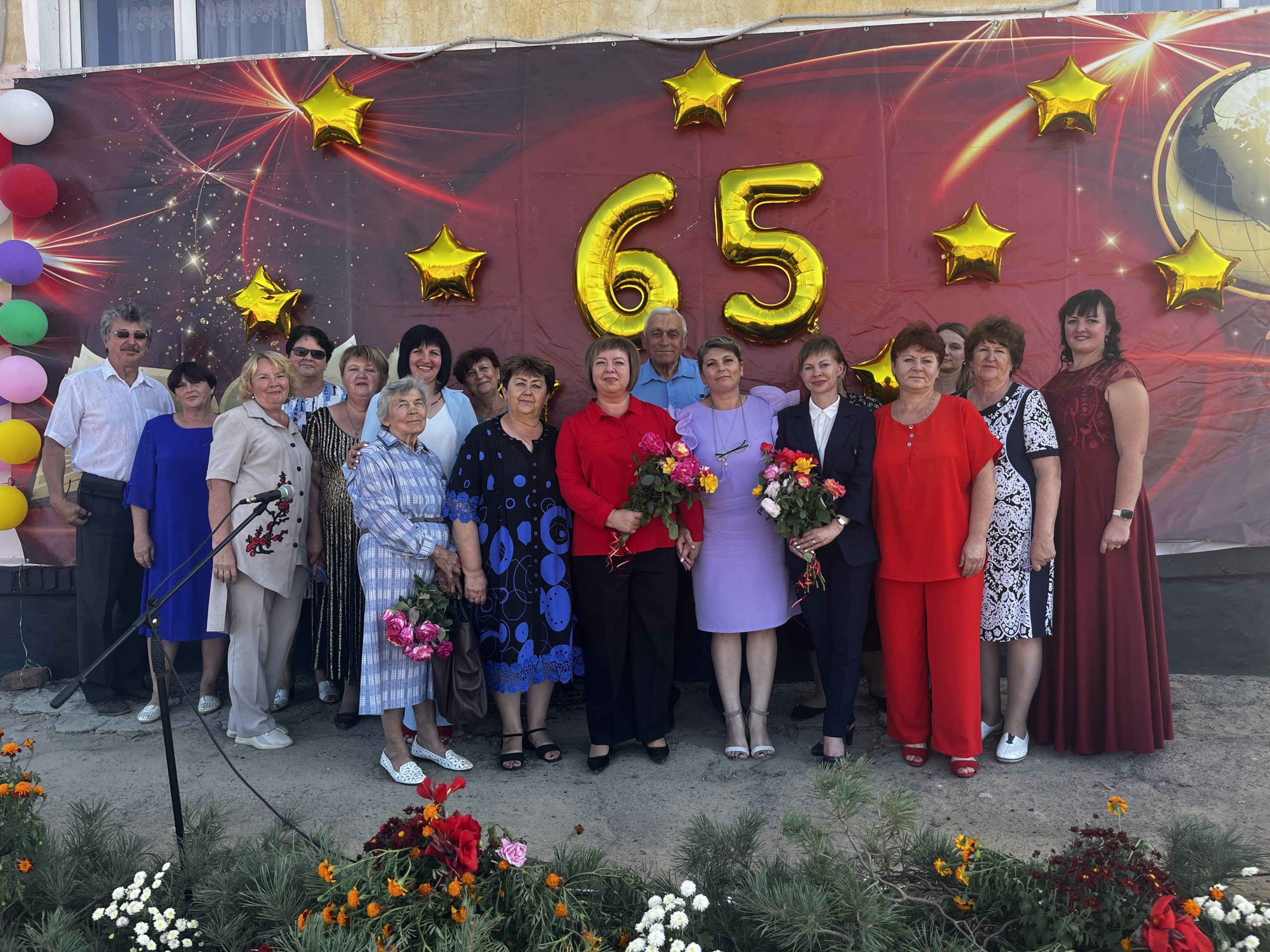 Дегтевевская школа отметила 65 лет со дня образования