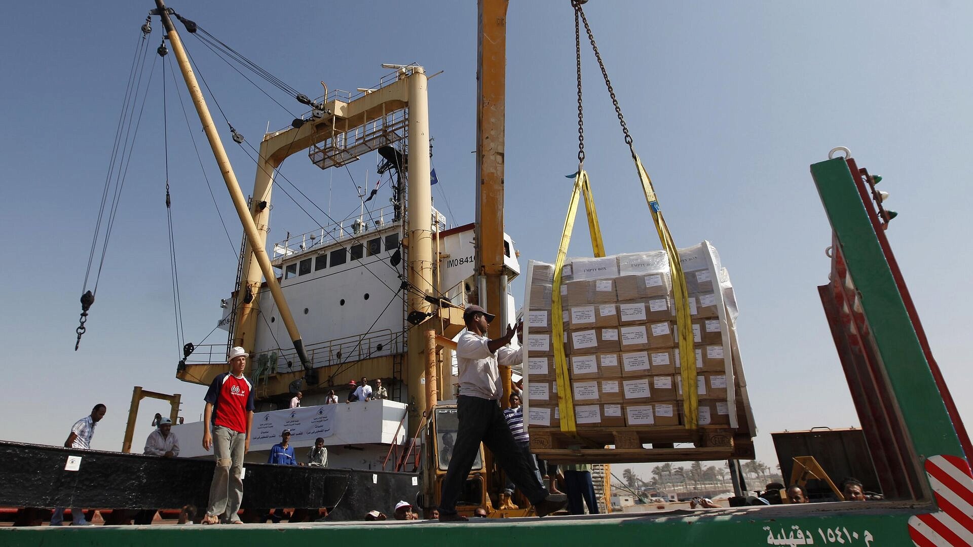 Судно из ОАЭ с гуманитарной помощью для сектора Газа прибыло в Египет