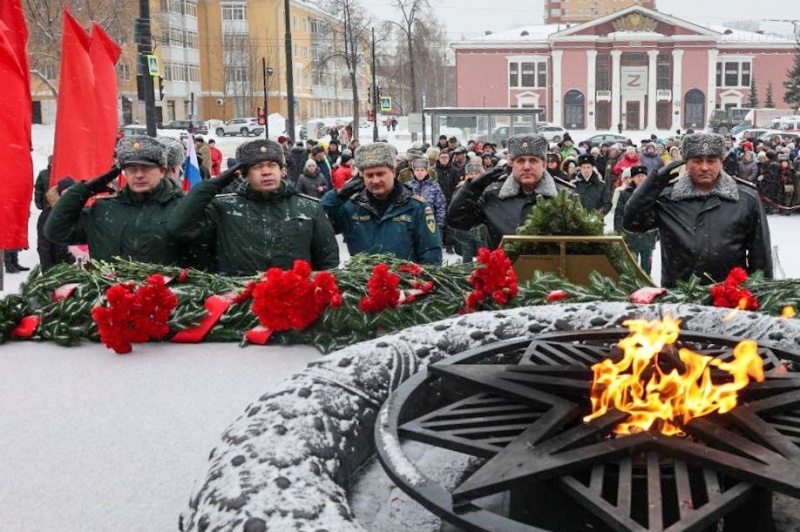 В Перми прошла церемония возложения цветов, приуроченная к 80-летию со Дня снятия блокады Ленинграда