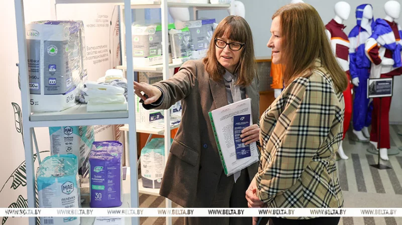 Одежда для инвалидов-колясочников от «Славянки» представлена на выставке Беллегпрома