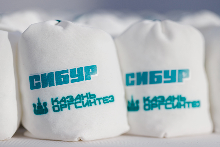 Импорт базовых полимеров снижается, но некоторые полимеры с особыми свойствами пока не производятся в стране. СИБУР стремится расширять ассортимент, чтобы удовлетворить запросы рынка