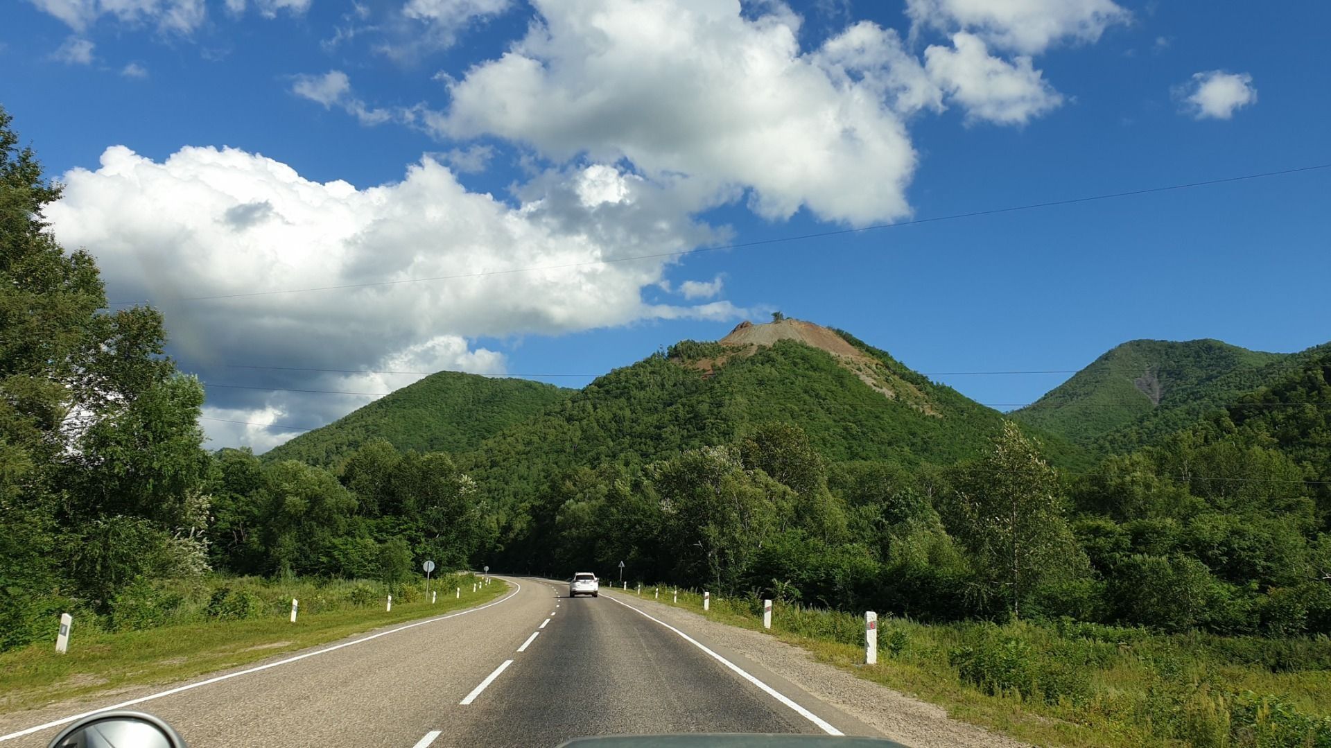 Кто, куда, откуда? — Редкий гость с иностранными номерами переполошил Приморье — фото