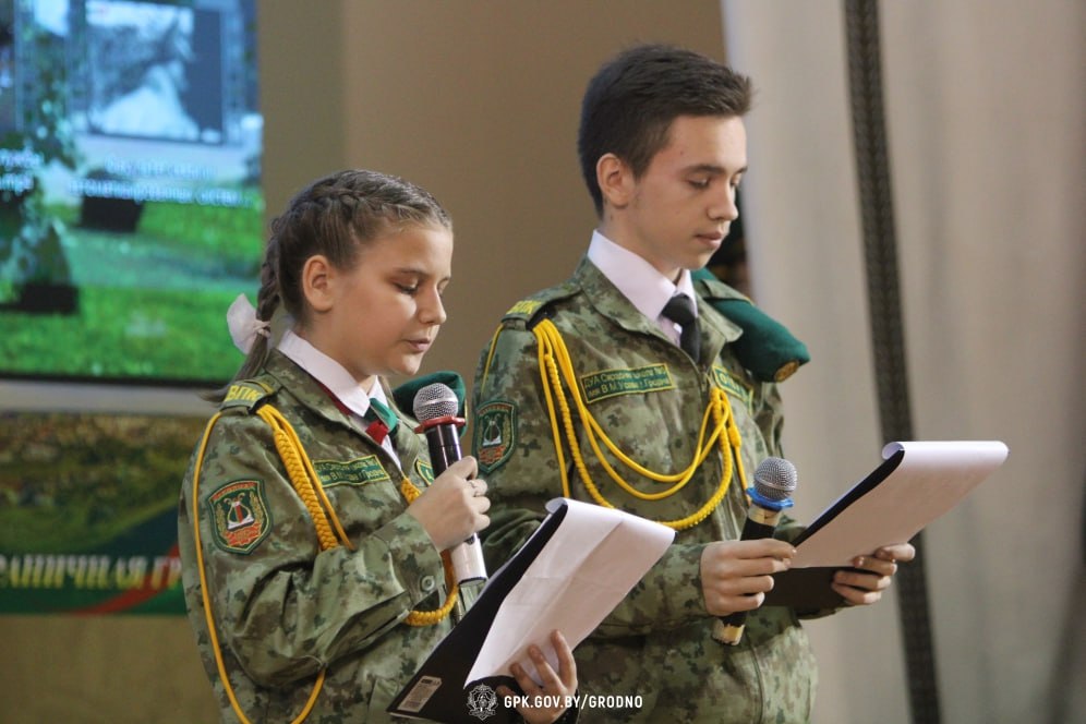 Учащиеся военно-патриотического класса гродненской школы им. В.М. Усова произнесли слова клятвы