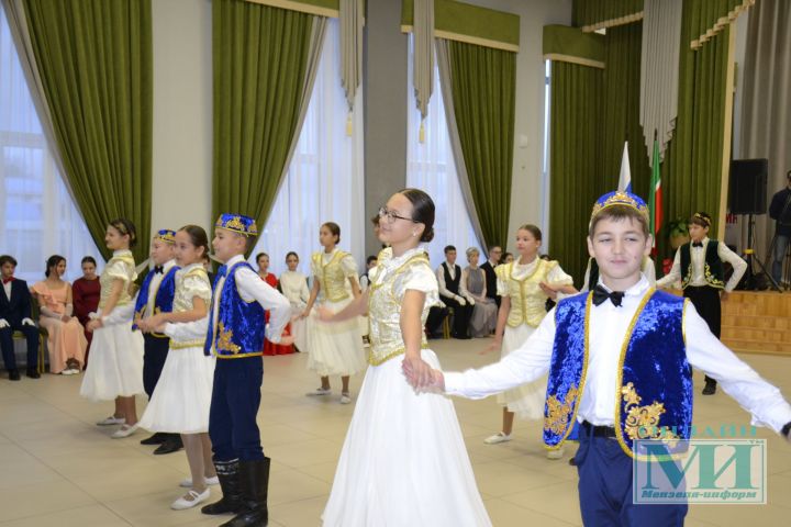 В Мензелинске состоялся IV Республиканский инклюзивный бал