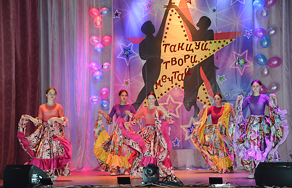 твори танцуй. яркие краски жизни. балетный конкурс на культуре. отчетный концерт тодес 2022 москва вчерашний выпуск. твори танцуй.