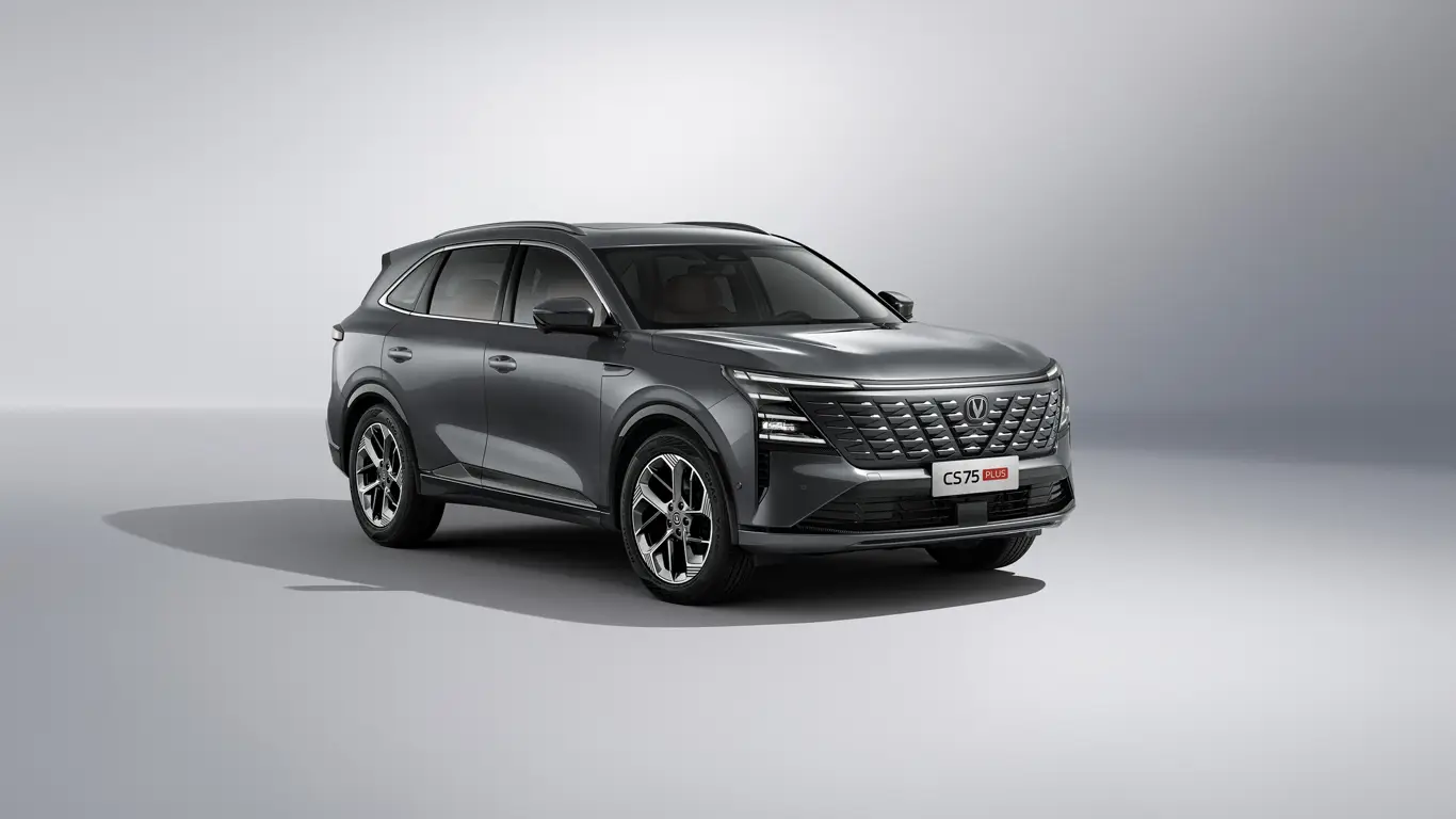 Полный привод, новый дизайн и больше технологий: в Россию по горячим следам привезли новинку