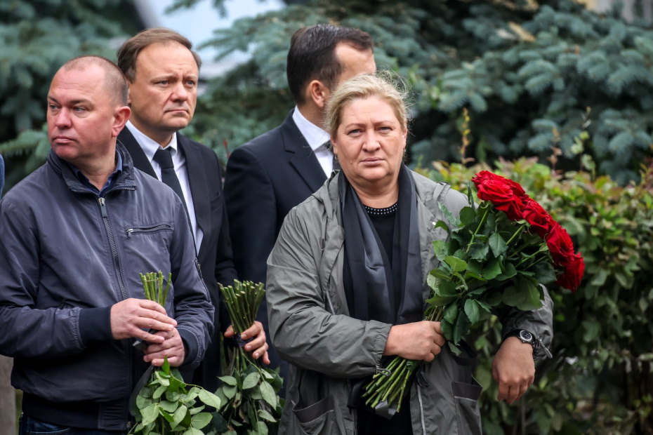 Председатель комитета по градостроительству и архитектуре Санкт-Петербурга Юлия Киселева перед началом церемонии похорон бывшего министра транспорта РФ Романа Старовойта