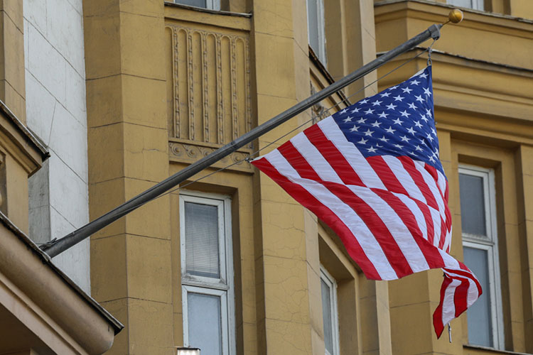 «Я считаю, что Трамп — это просто инструмент разрушения глубинного государства, его международных форматов, а также наследия эпохи либерализма XX века. Других задач, как я уже говорил, у 47-го президента США просто нет»