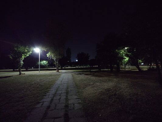 Sony пошла против всех, и получилось. Обзор компактного Xperia 5 V — Камеры. 103