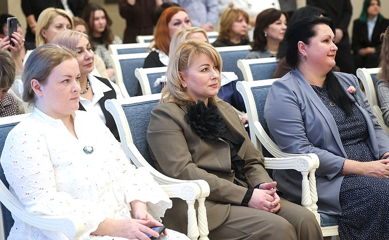 Торжественное открытие выставки лучших работ VII Всероссийского конкурса ватного мастерства «Россия многоликая: героический эпос», приуроченного к Году защитника Отечества в России, и награждение победителей конкурса