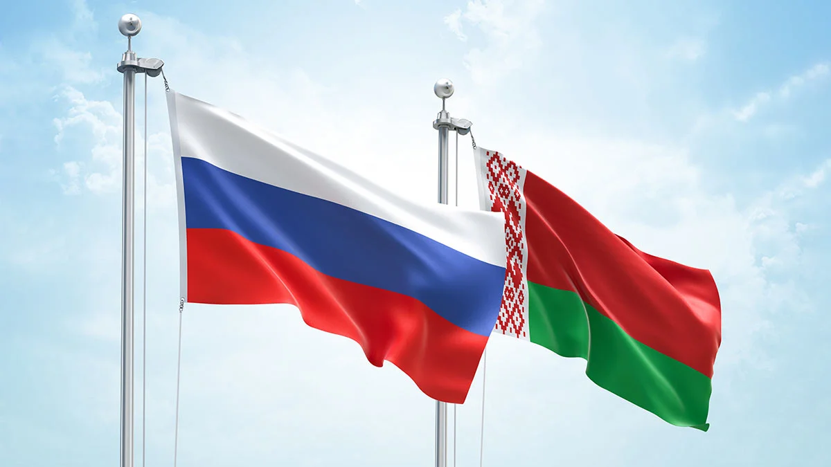Флаги России и Белоруссии