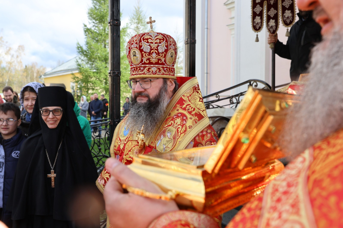 Из Смоленской епархии принесен ковчег с частицами святых мощей преподобного Герасима Болдинского в Троице-Одигитриевский монастырь Зосимова пустынь