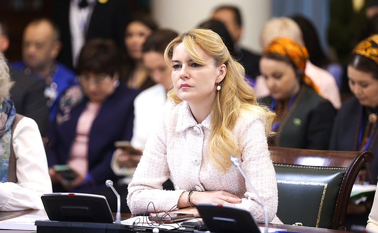 «Модно быть здоровым». IV Международный форум «Содружество моды»