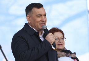 Более 3 тысяч человек встретили Первомай на набережной Амура в Хабаровске