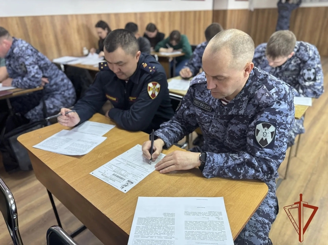 Росгвардейцы приняли участие в акции «Диктант Победы»
