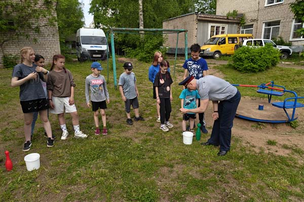 Сотрудники ЛИУ-3 УФСИН России по Тверской области провели спортивный праздник в реабилитационном центре для несовершеннолетних