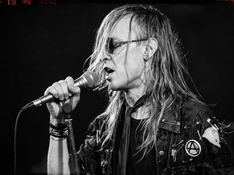 Омичам показали редкие снимки с панк-рок-музыкантом Егором Летовым