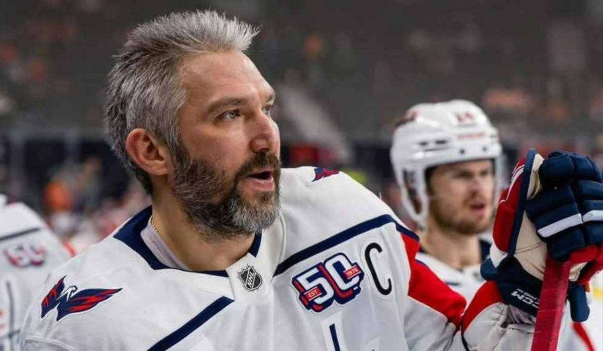 Серия Овечкина с очками в НХЛ прервалась, но признание остается