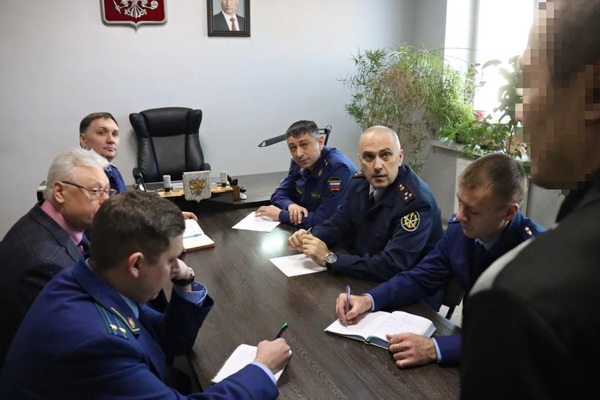Прокурор Мурманской области с рабочим визитом посетил ИК-17 регионального УФСИН