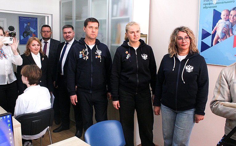 Сенаторы посетили Республиканский центр занятости