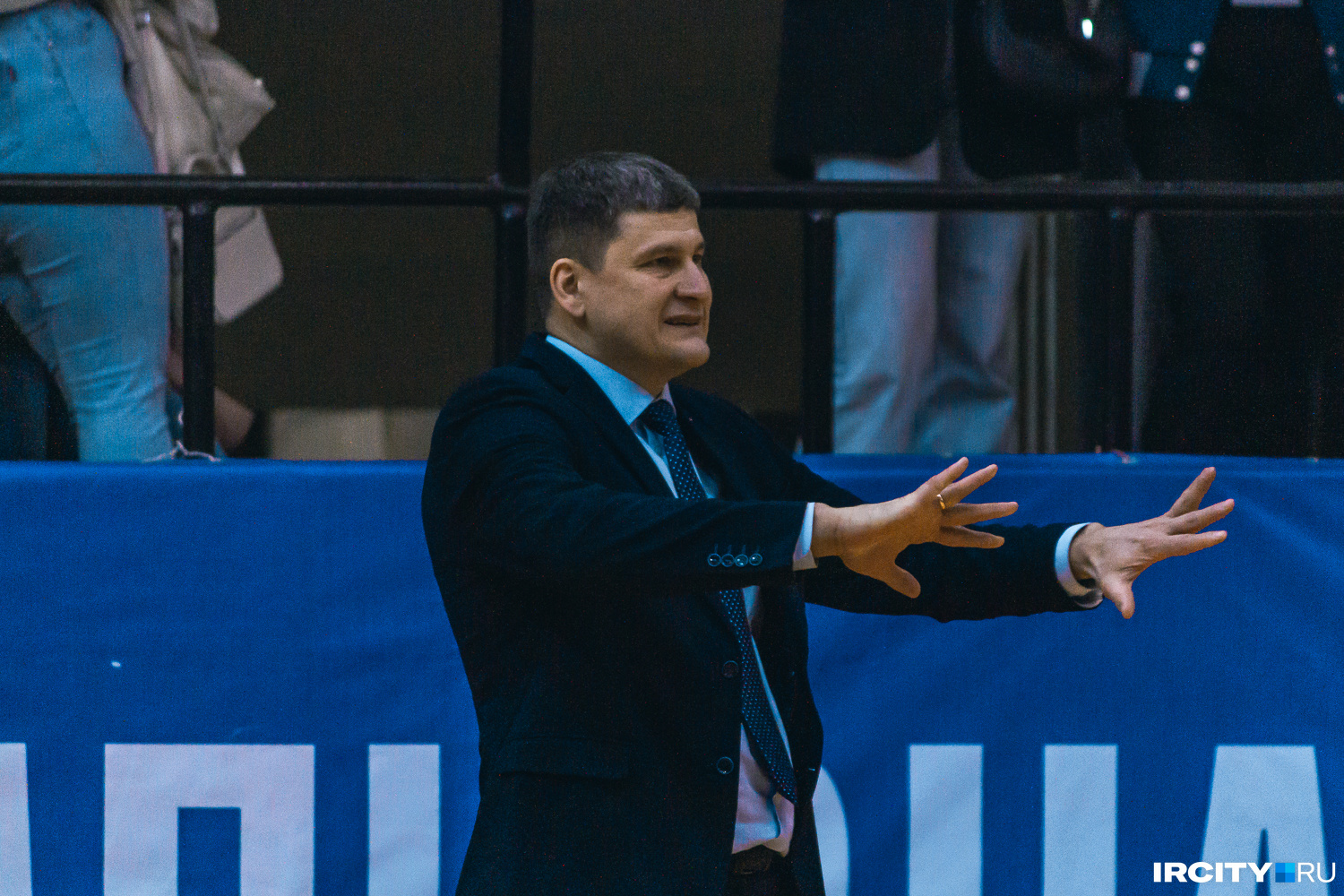 Алексей Лобанов был тренером «Иркута» в серебряном сезоне 2016–2017 годов, но сейчас он руководит «Темпом»