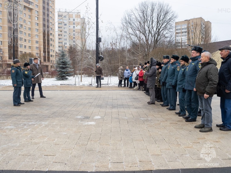 В Зеленограде открыли фотовыставку, посвященную 35-летию МЧС России