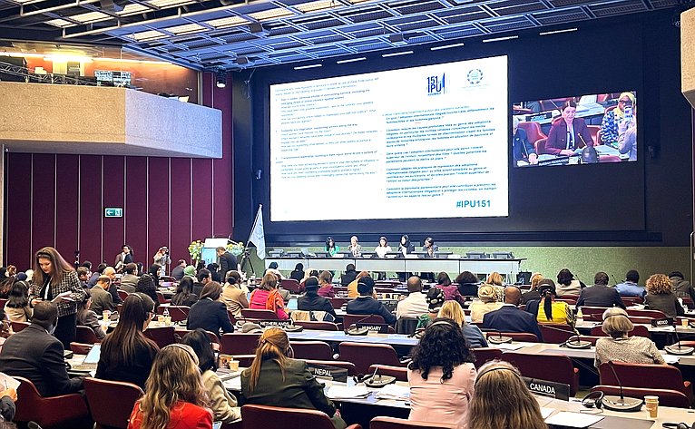 Сенаторы РФ приняли участие в заседании Постоянного комитета по вопросам демократии и прав человека. 151-я Ассамблея МПС