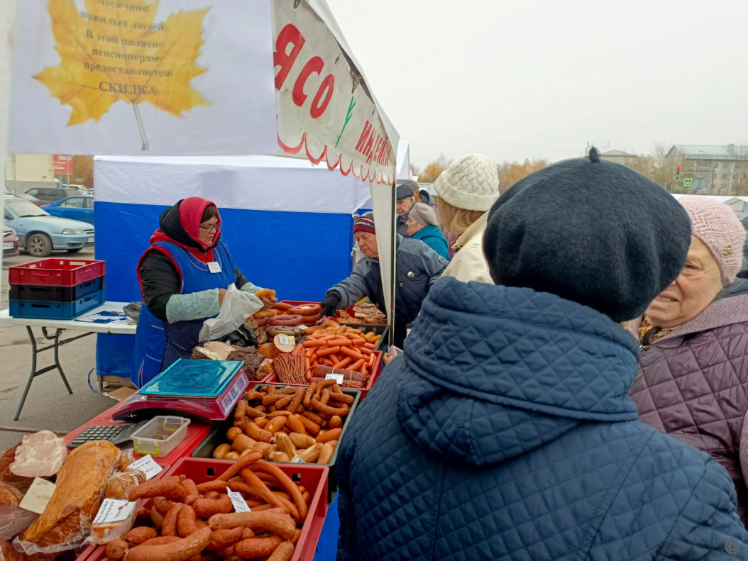 Продовольственная ярмарка барнаул. Продовольственная ярмарка. Продовольственные ярмарки Барнаул фото.