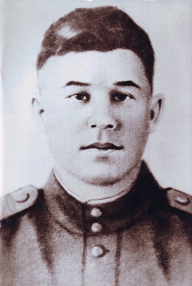 Зверев Анатолий Михайлович. 1940-е гг. Источник: Проект «Память народа», https://pamyat-naroda.ru.